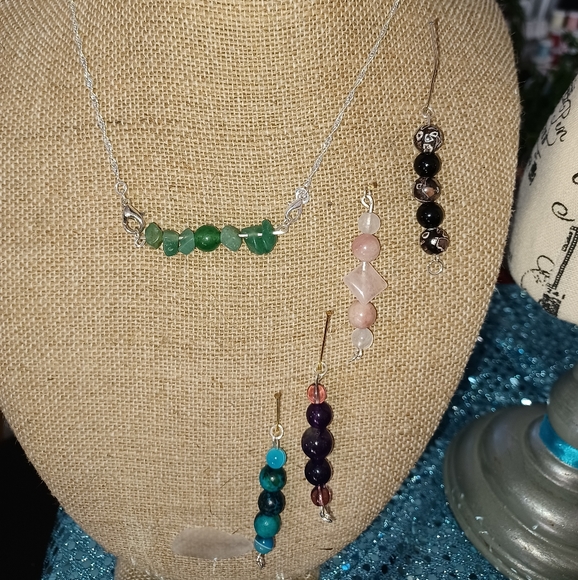 Necklaces - Picture 4 of 9